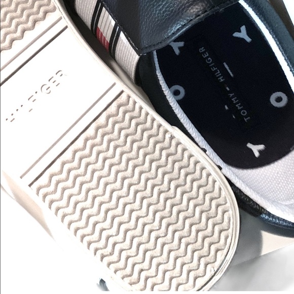 Tommy Hilfiger Fin 2 Slip On Signature Sneaker NWT - Picture 7 of 9